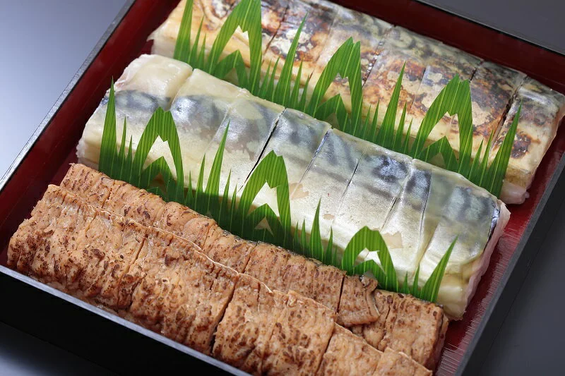 鯖バッテラ・炙り鯖バッテラ・鱧の押し寿司の豪華3本セット 
