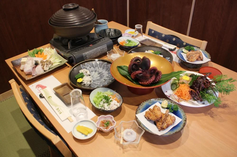 日間賀島　旅館おとはの夕食