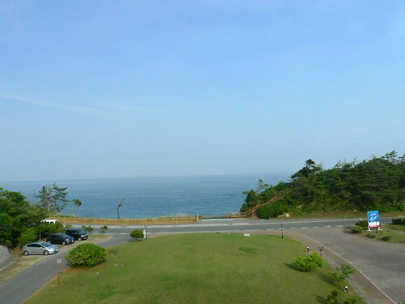 月へと照らす海の道　ホテル花天 絶景