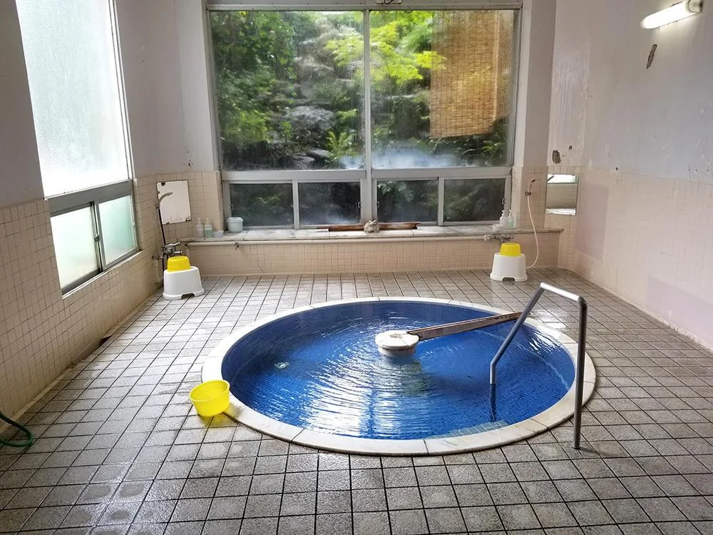 飯坂温泉　つたや旅館の大浴場
