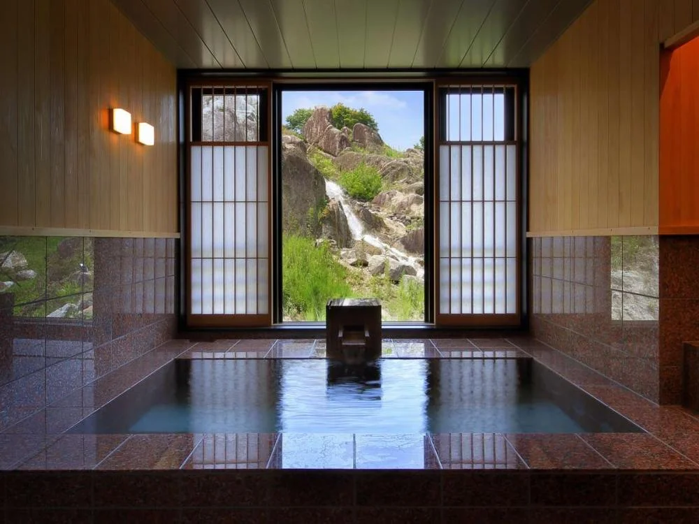 母畑温泉 八幡屋 大浴場