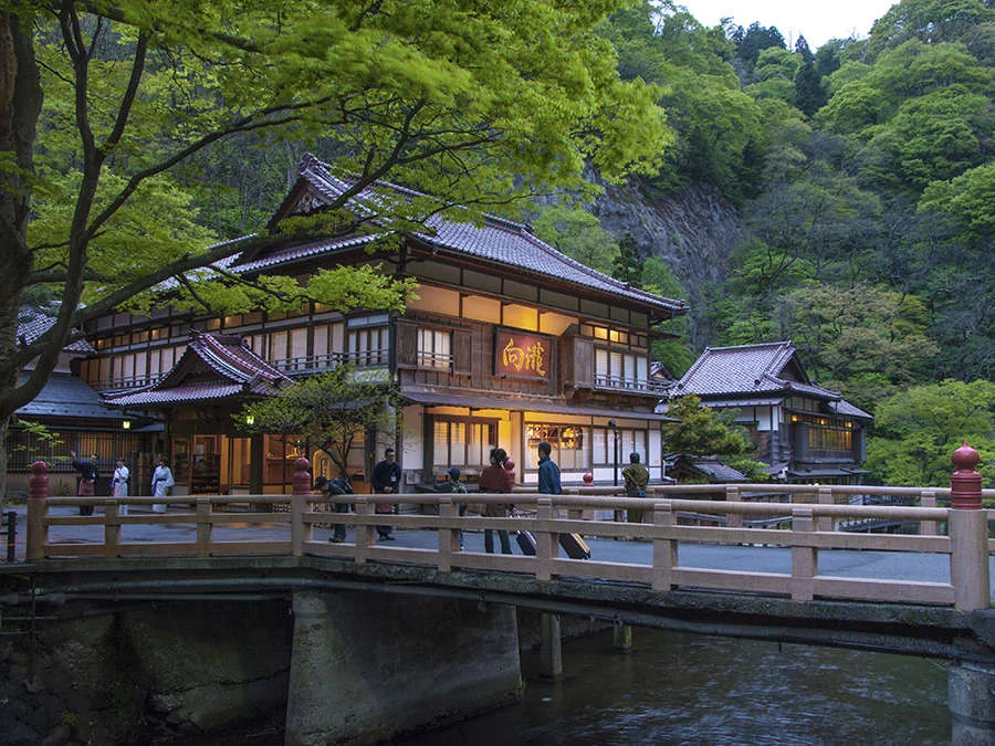 会津東山温泉 向瀧 外観
