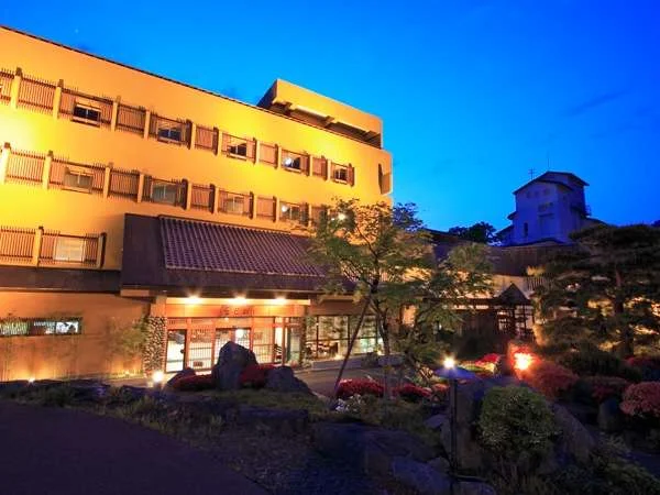 上牧温泉 人気の貸切風呂と炭火山里料理の宿 辰巳館の外観