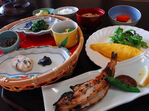 西山別館の朝食