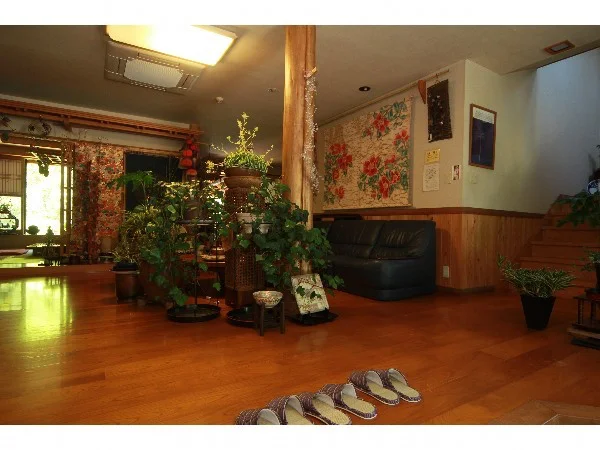 湯川温泉 四季かおる宿 世寿美屋のロビー