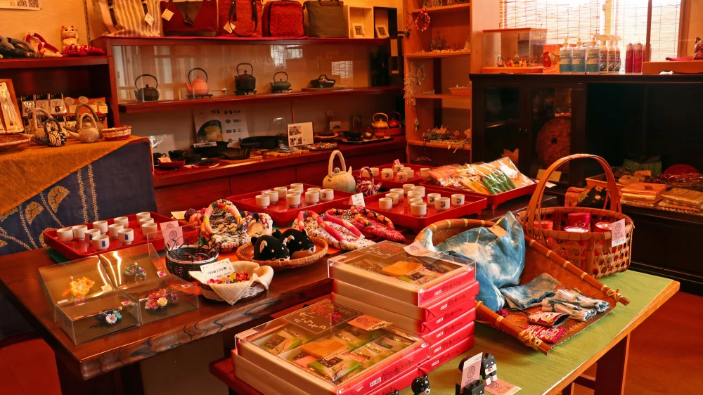 鶯宿温泉 川長(旧 川長山荘)のお土産店