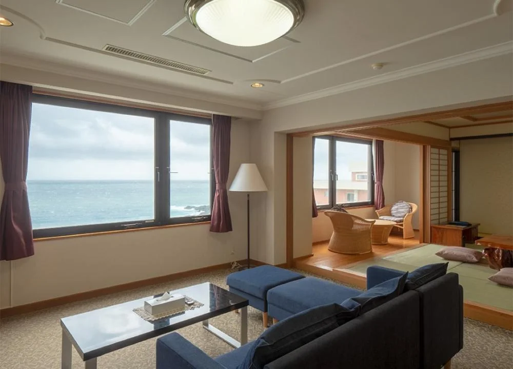 ＴＨＥ　ＨＯＴＥＬ　ＹＡＫＵＳＨＩＭＡ　ＯＣＥＡＮ　＆　ＦＯＲＥＳＴ（旧　シーサイドホテル屋久島）のスイートルームや特別室