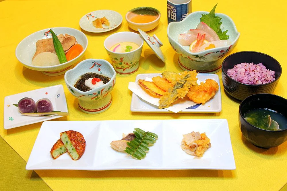コーラルパームス（ＣＯＲＡＬ　ＰＡＬＭＳ）　＜奄美大島＞の夕食