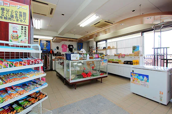 コーラルパームス（ＣＯＲＡＬ　ＰＡＬＭＳ）　＜奄美大島＞のお土産店