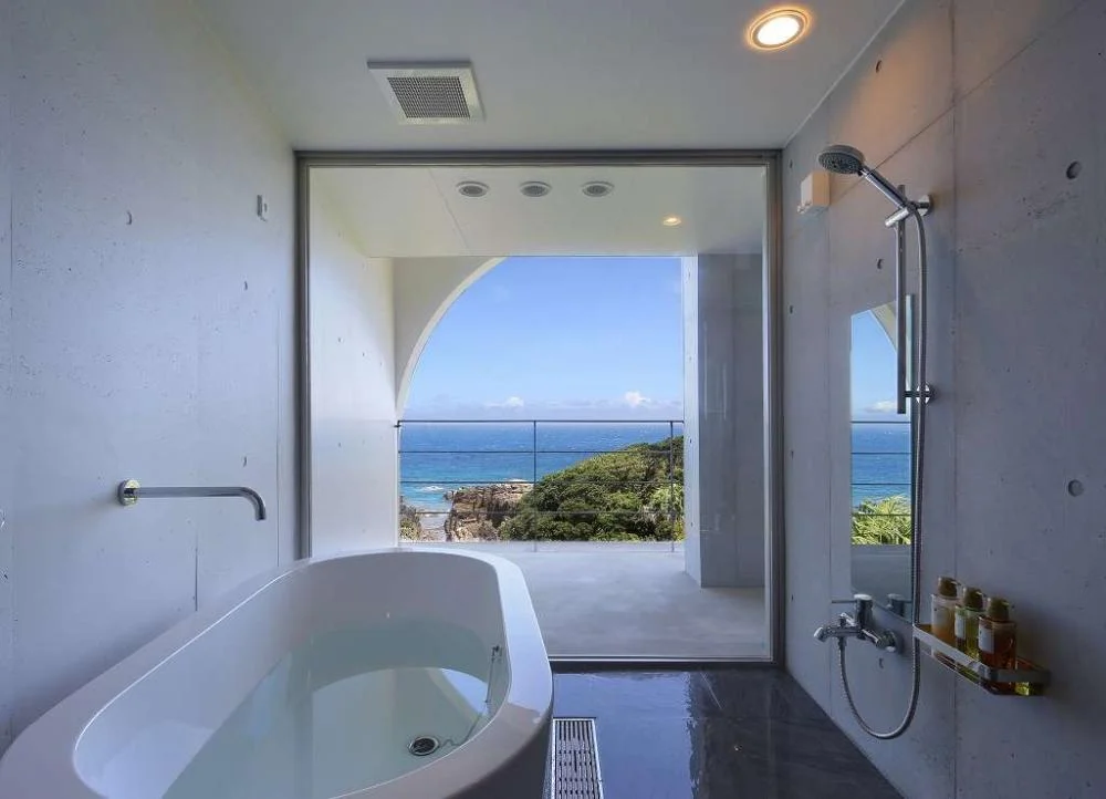 ＴＨＥ　ＨＯＴＥＬ　ＹＡＫＵＳＨＩＭＡ　ＯＣＥＡＮ　＆　ＦＯＲＥＳＴ（旧　シーサイドホテル屋久島）の客室風呂