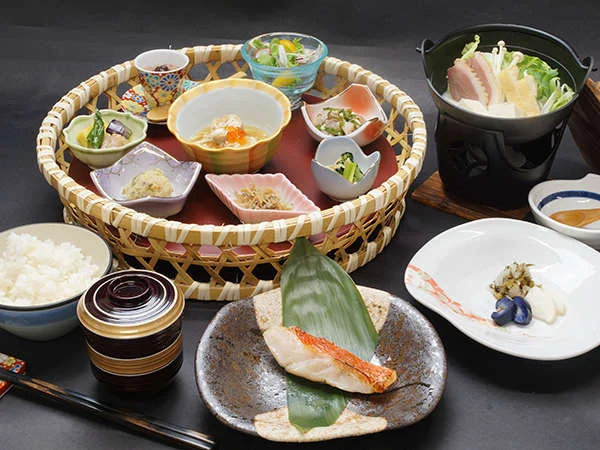 京ごはんと露天風呂の宿 ゆのはな月やの朝食