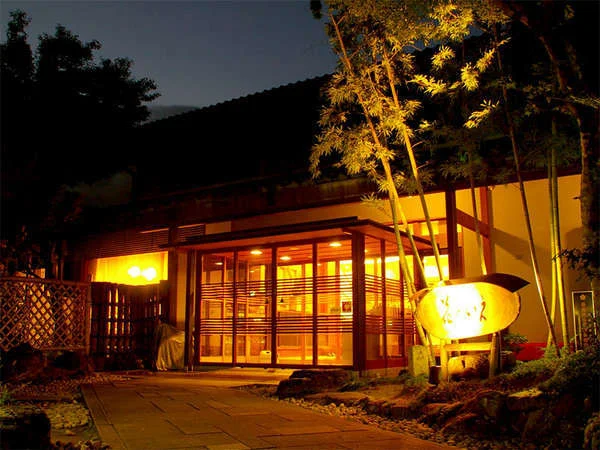 京都嵐山 花のいえの外観