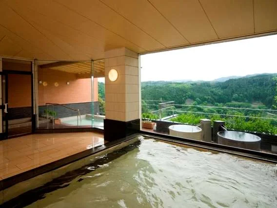 香落渓温泉 名香の湯 展望露天風呂 青蓮寺レークホテルの大浴場