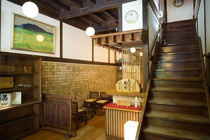 下諏訪温泉 鉄鉱泉本館のロビー