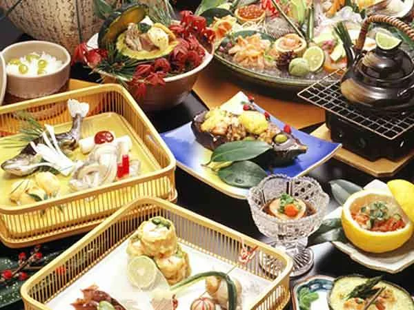 早太郎温泉 山野草の宿 二人静の夕食