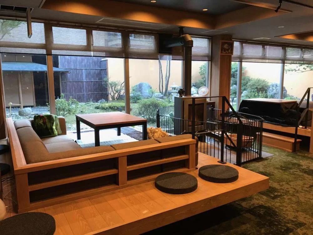 信州安曇野・穂高温泉 割烹旅館 山彦のラウンジ