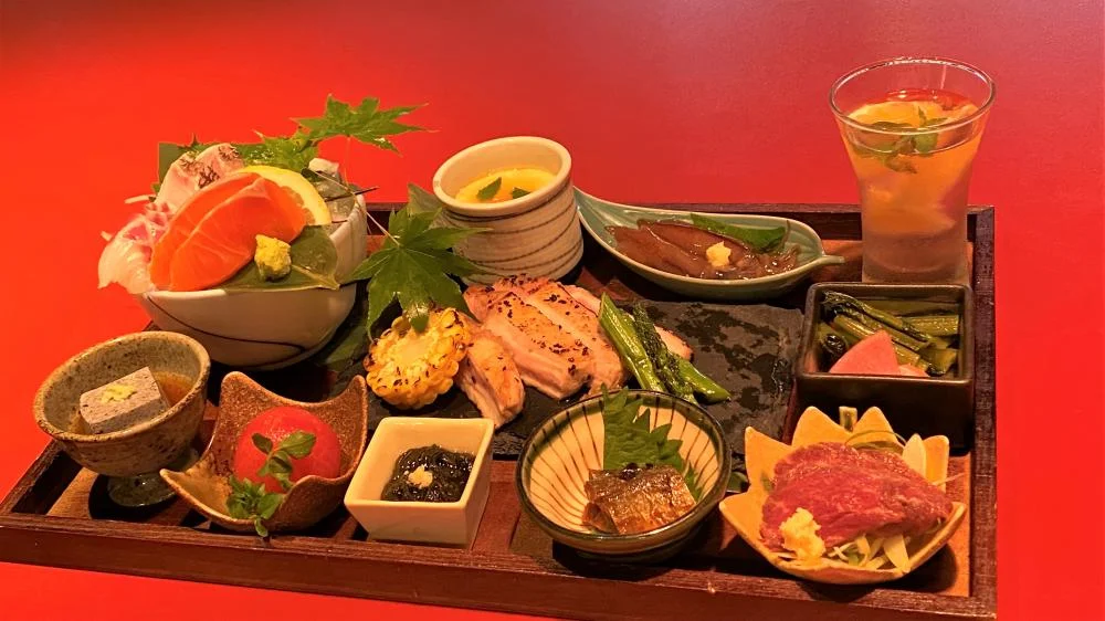 Funny hours HAKUBAの夕食