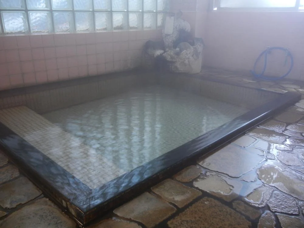 角間温泉 ようだや旅館の大浴場