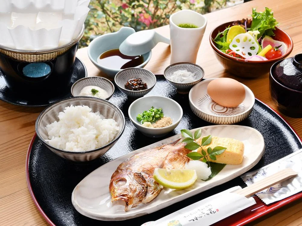 そのぎ茶温泉里山の湯宿　つわぶきの花 朝食