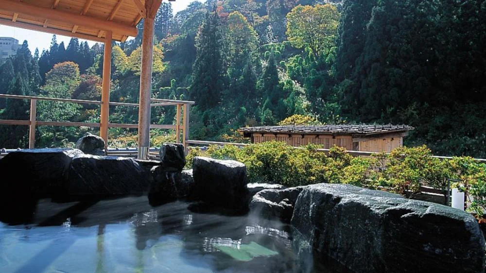 越後湯沢温泉　水が織りなす越後の宿　双葉 絶景