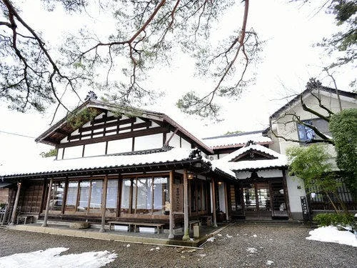 岩室温泉　高志の宿　高島屋 外観