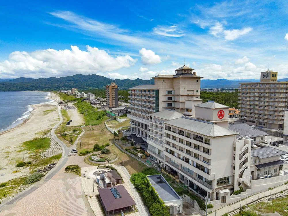 大江戸温泉物語　瀬波温泉　汐美荘 外観