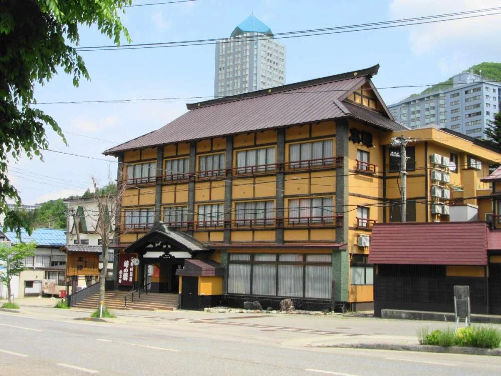 三国峠温泉　御宿　本陣 外観