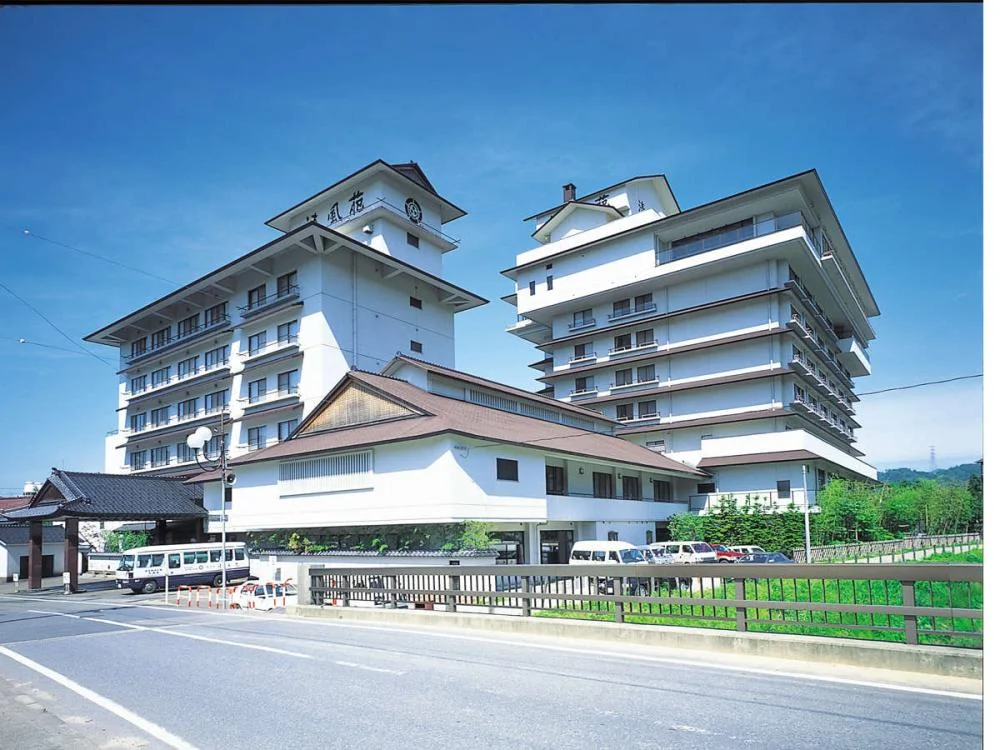 月岡温泉　ホテル清風苑 外観