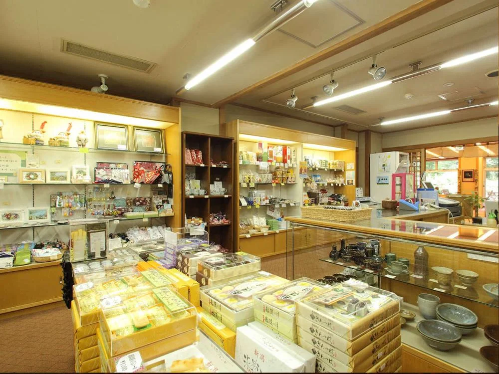 村杉温泉　風雅の宿　長生館のお土産店