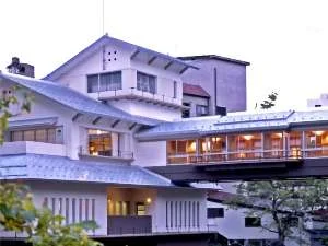 越後大湯温泉　源泉湯の宿　かいり 外観
