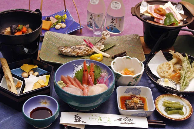 燕温泉 ホテル花文(旧中村屋旅館) 夕食☆