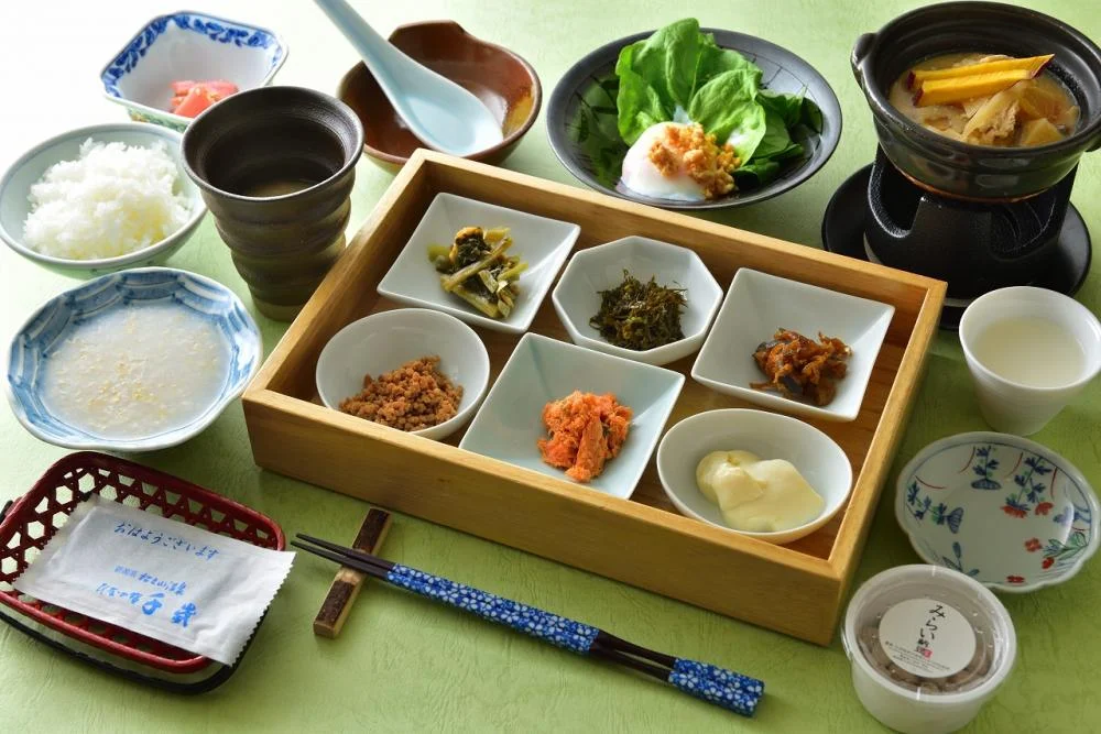 松之山温泉　ひなの宿　ちとせの朝食