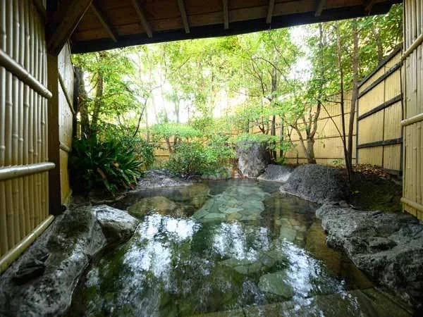 由布院温泉 旅館 めばえ荘の大浴場