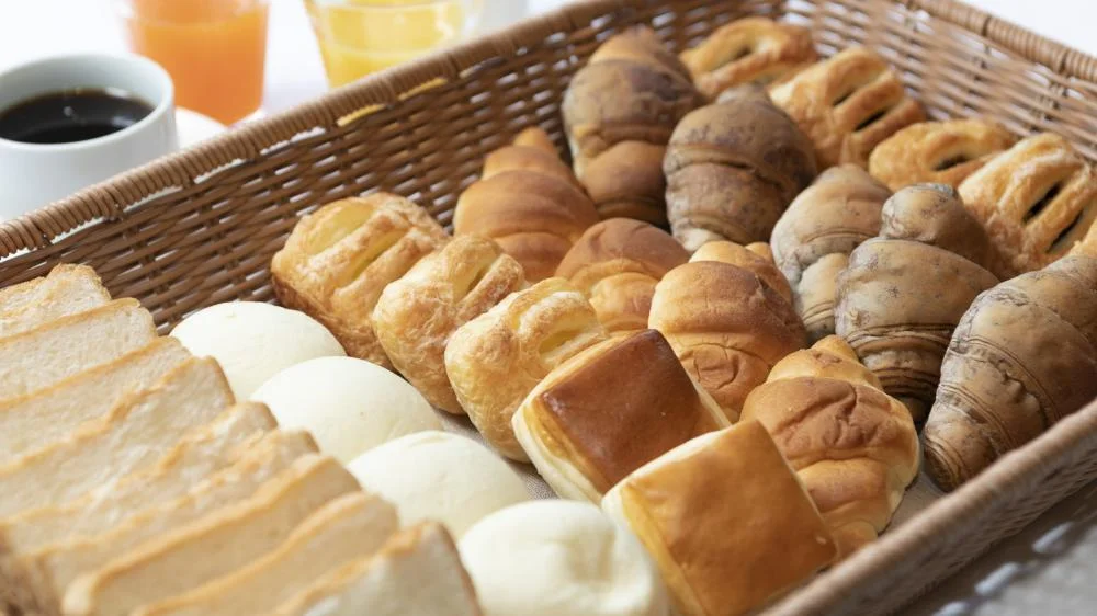 アパヴィラホテル〈大阪谷町四丁目駅前〉(アパホテルズ&リゾーツ)の朝食のパン