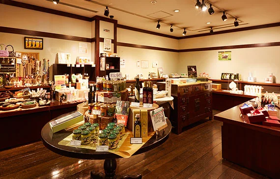 嬉野温泉　ハミルトン宇礼志野のお土産店