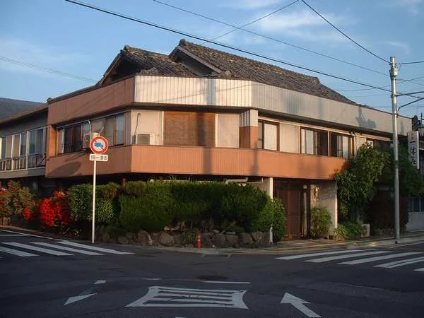 嬉野温泉 低料金の宿ビジネスの宿 旅館 一休荘 外観