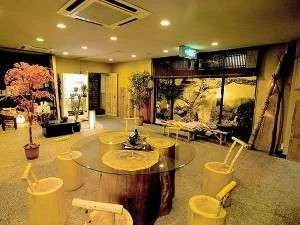 嬉野温泉　割烹旅館　鯉登苑（りとうえん）のロビー