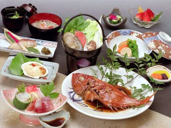 南伊豆弓ヶ浜温泉 古民家の宿 山海の夕食