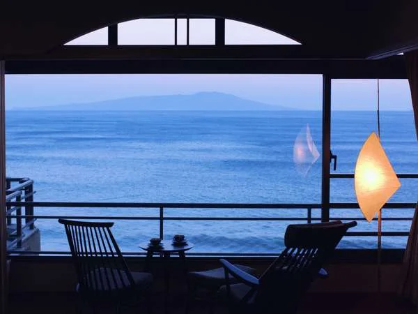 伊豆大島を正面に臨む 眺望絶佳の宿 熱川館からの絶景・眺望