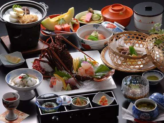 伊豆大島を正面に臨む 眺望絶佳の宿 熱川館の夕食