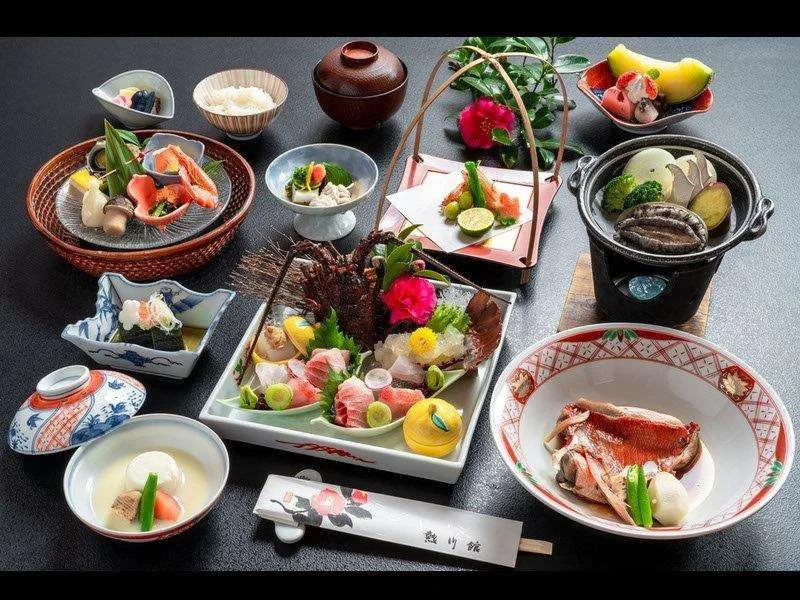 伊豆大島を正面に臨む 眺望絶佳の宿 熱川館の夕食
