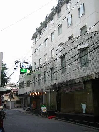 ホテル機山館の外観