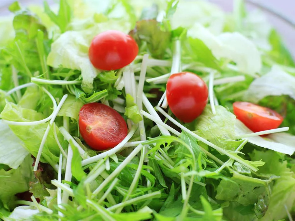 スマイルホテル日本橋三越前の朝食のサラダ