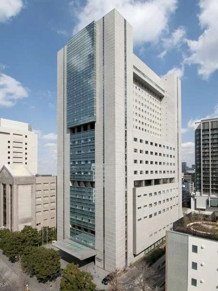 都市センターホテル(リーガロイヤルホテルグループ)の外観