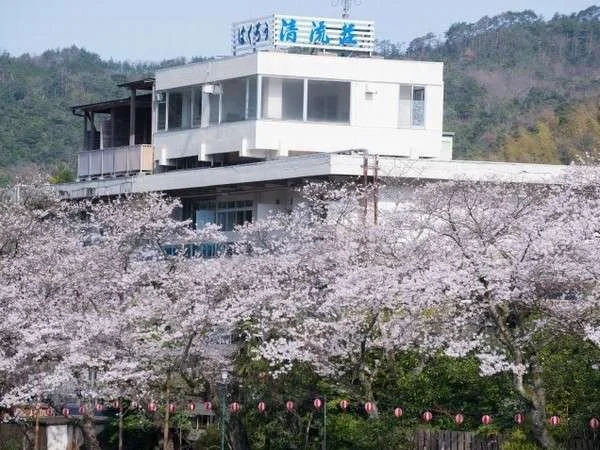 三朝温泉　自家源泉かけ流し露天風呂　清流荘 外観