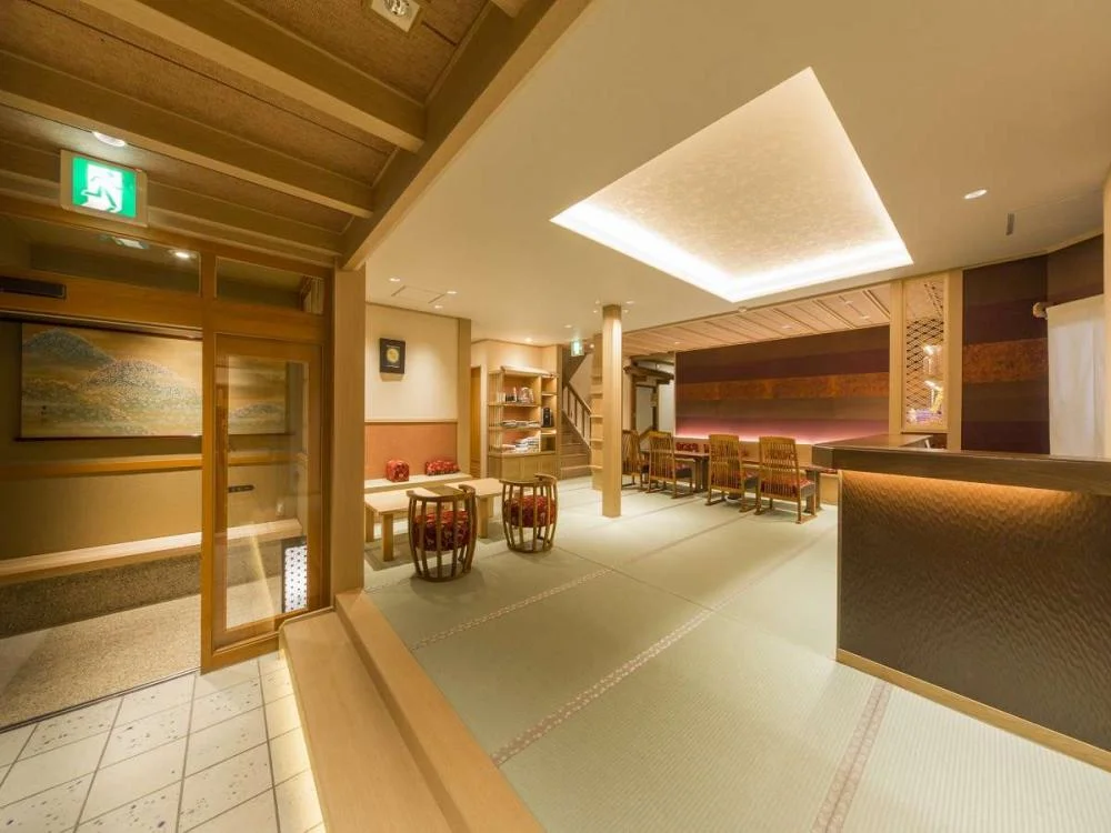 三朝温泉　木造りの宿　橋津屋 ロビー