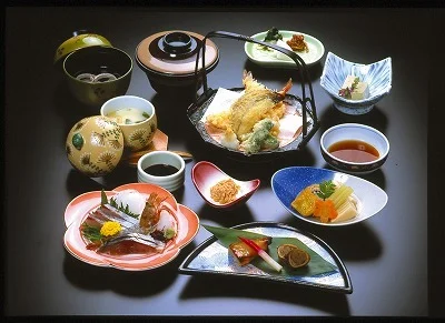 鳥取温泉　温泉旅館　丸茂の夕食