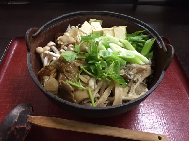 月山の宿かしわやの夕食