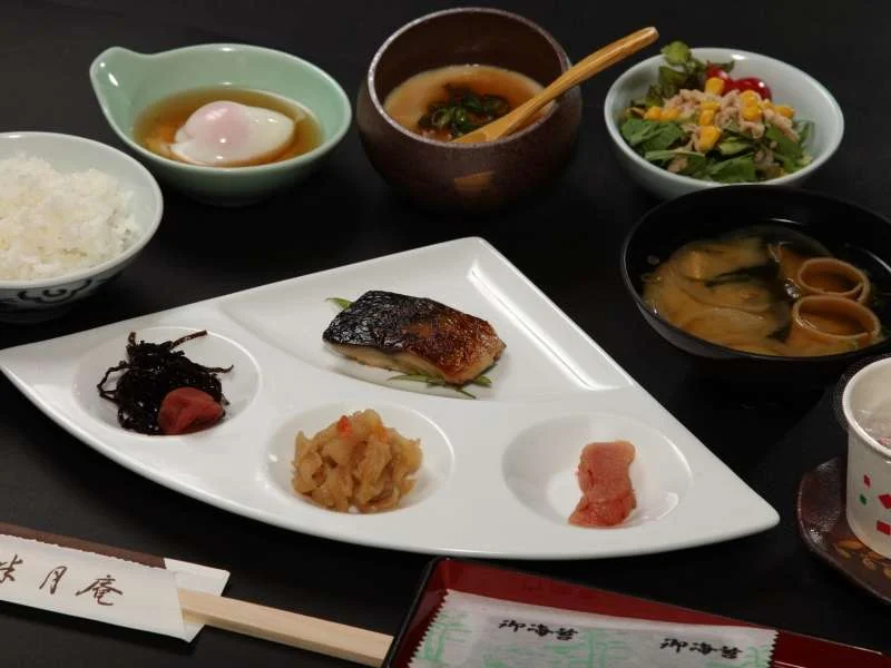 半月庵の朝食
