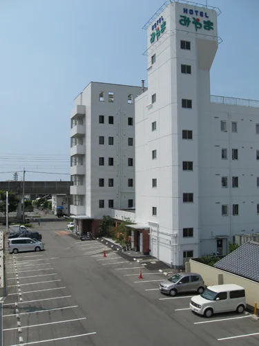 ビジネスホテル みやまの外観